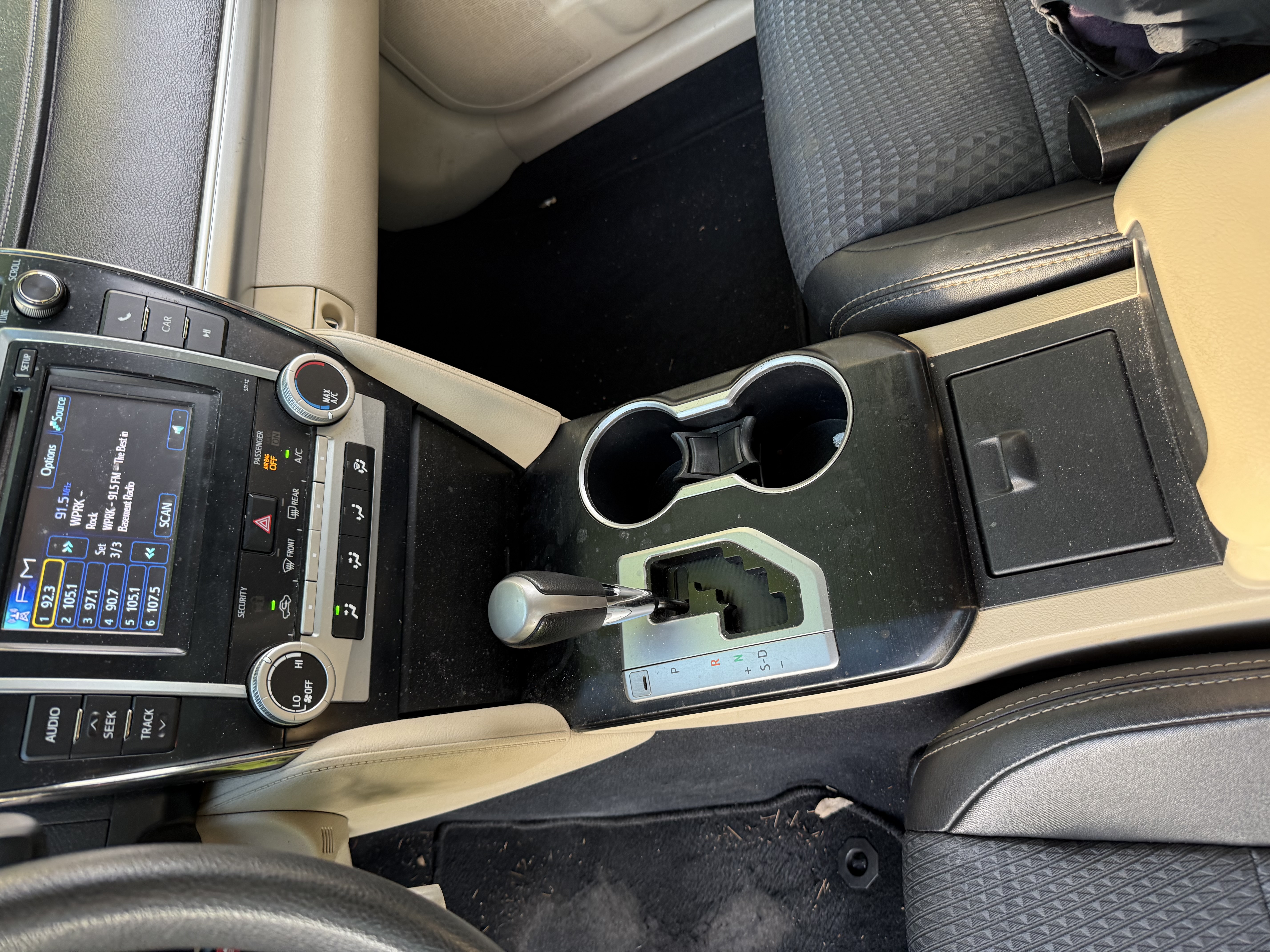 Used 2012 Toyota Camry LE FWD image 8