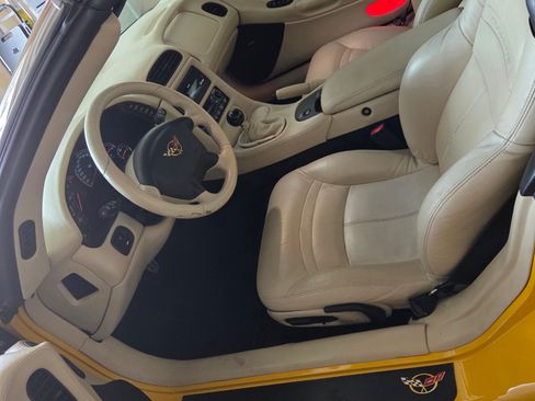 Used 2002 Chevrolet Corvette Convertible w/ Preferred Equipment Group2 image 13