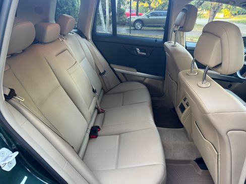 Used 2011 Mercedes-Benz GLK 350 2WD image 19