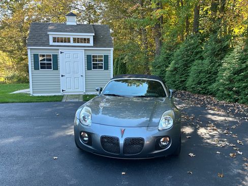 Used 2007 Pontiac Solstice GXP w/ Premium Package image 2