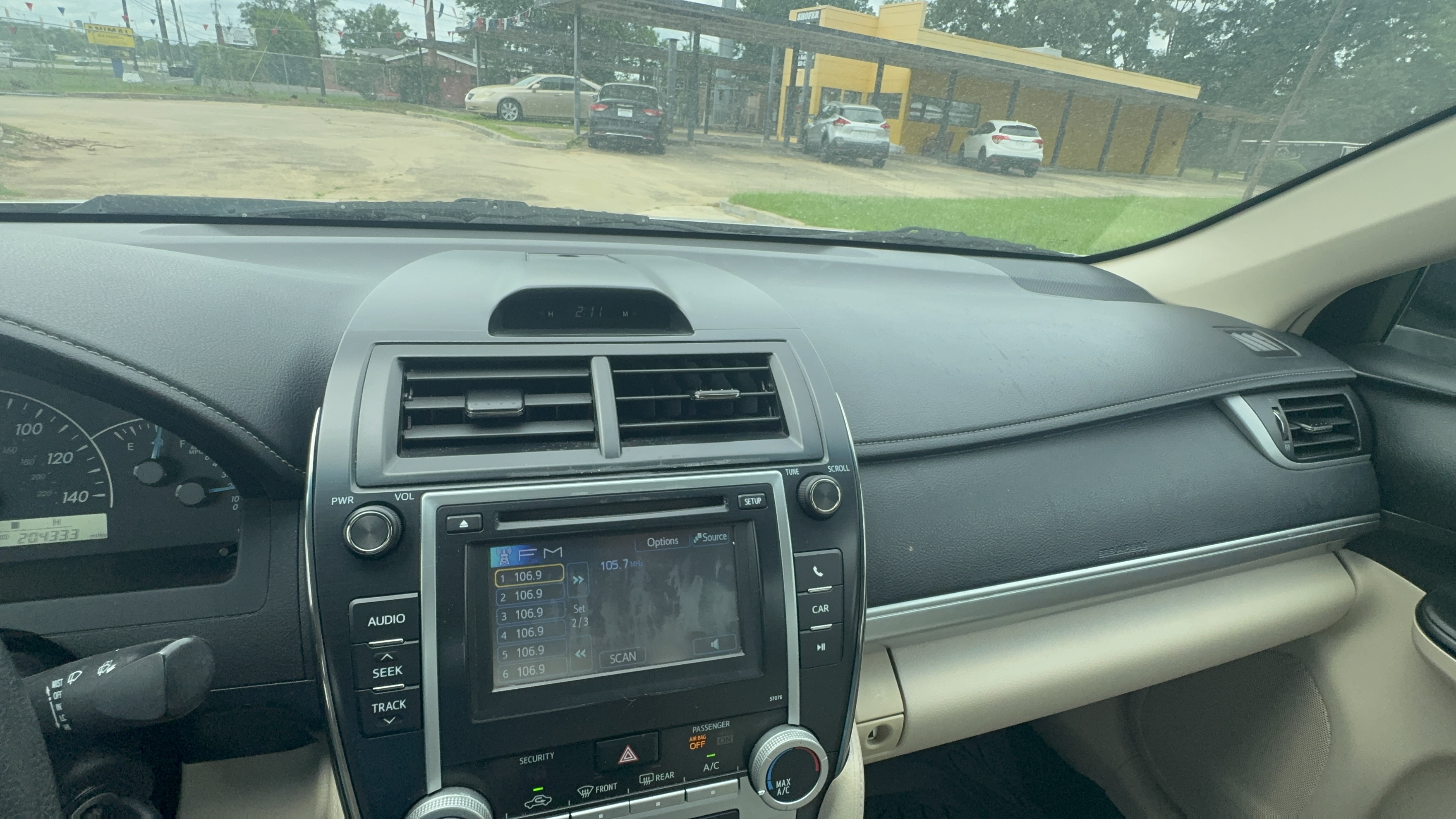 Used 2014 Toyota Camry FWD image 8