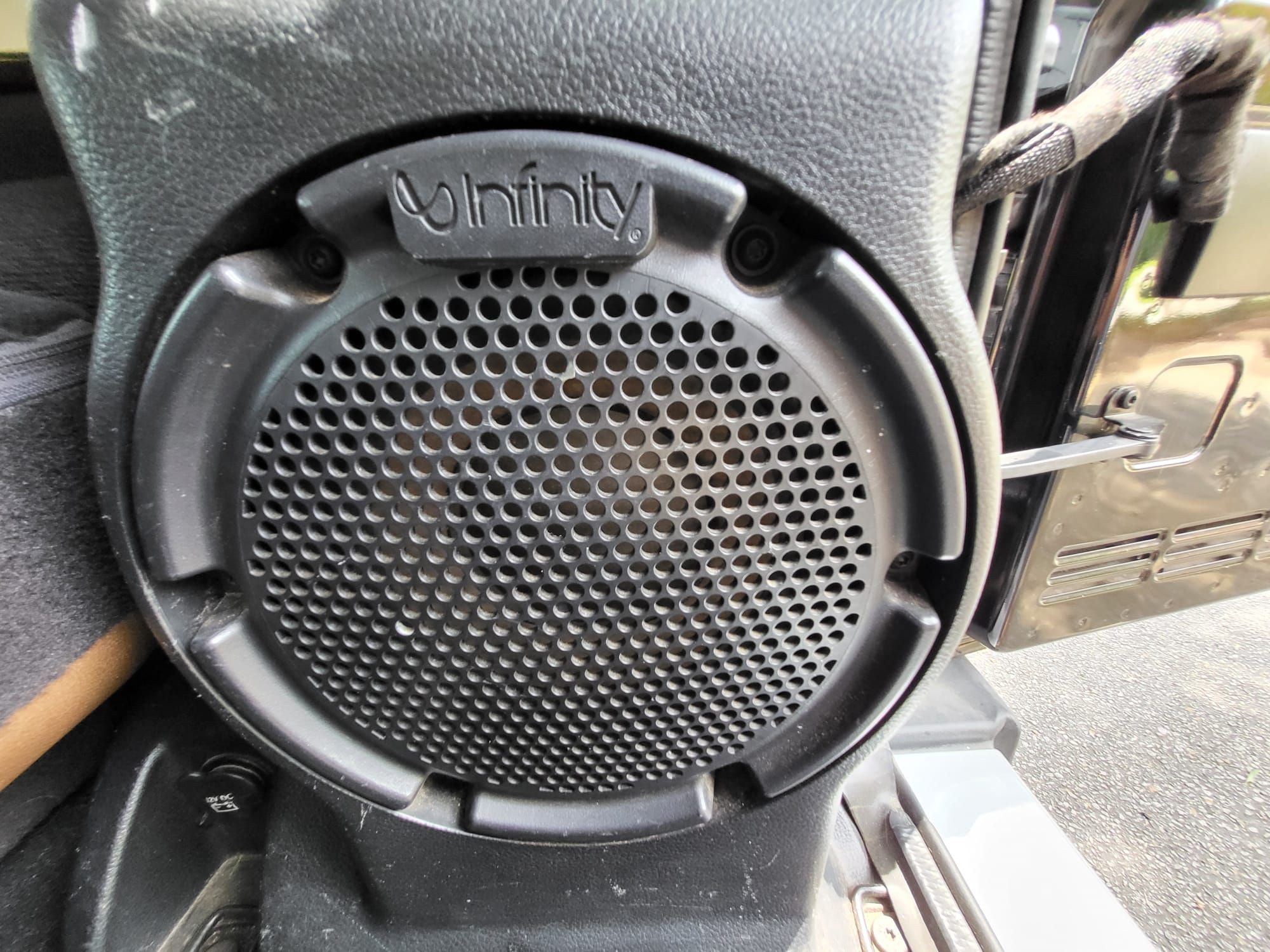 Used 2012 Jeep Wrangler Sahara w/ Connectivity Group AWD/4WD image 14