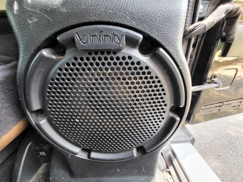 Used 2012 Jeep Wrangler Sahara w/ Connectivity Group AWD/4WD image 14