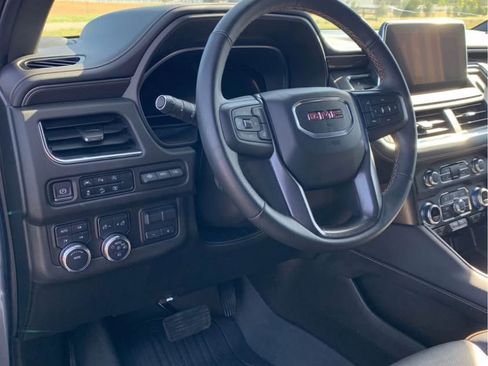 Used 2024 GMC Yukon XL AT4 w/ Technology Package AWD/4WD image 4