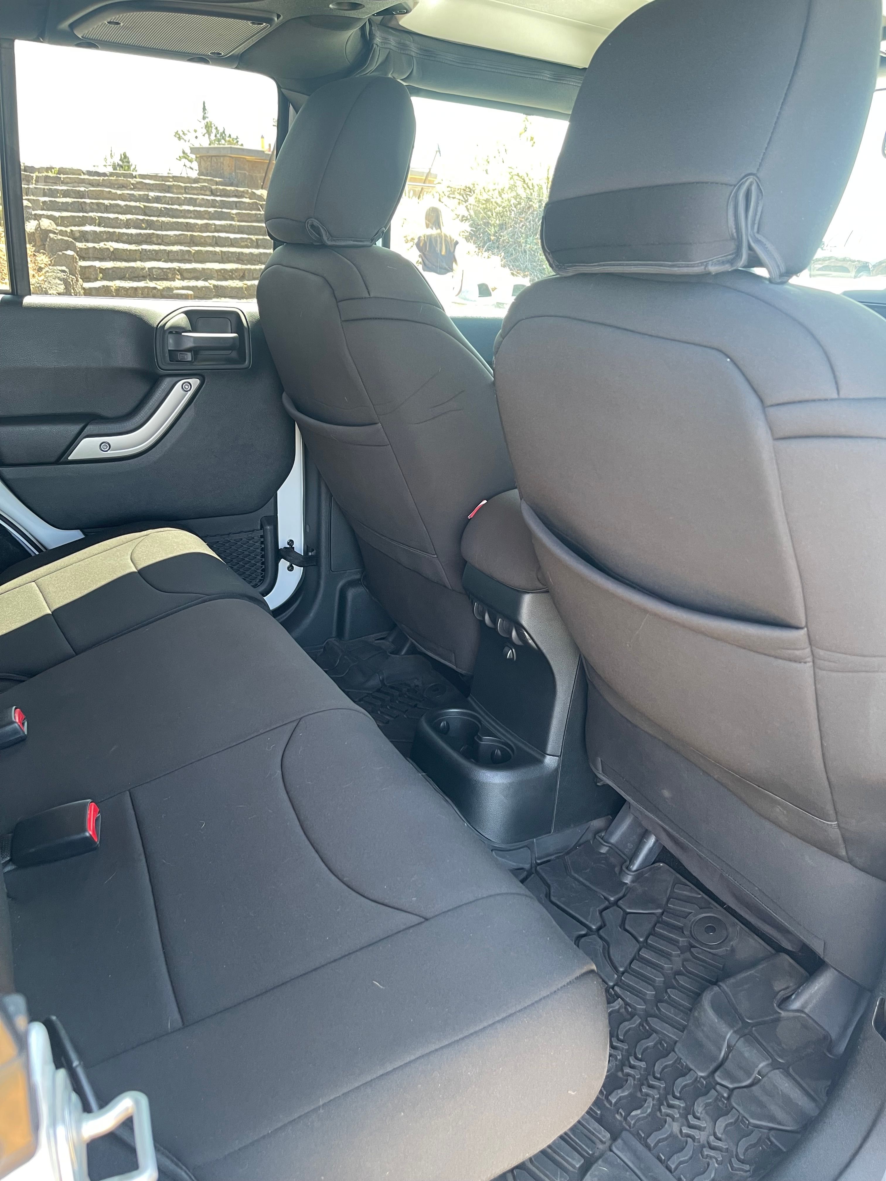 Used 2018 Jeep Wrangler Unlimited Rubicon w/ Connectivity Group AWD/4WD image 14