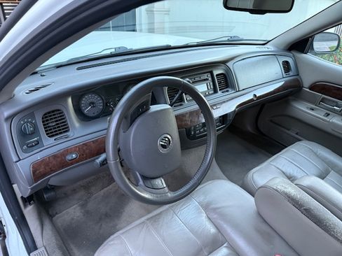 Used 2009 Mercury Grand Marquis LS image 5
