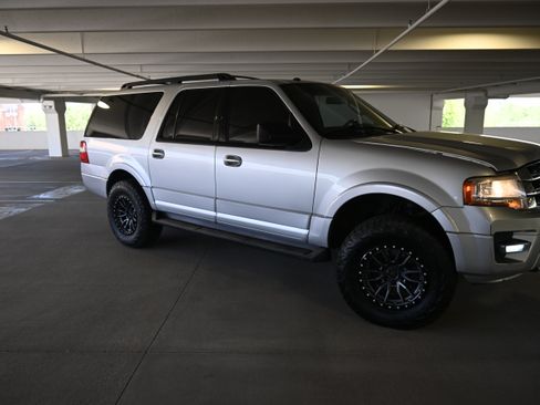 Used 2016 Ford Expedition EL XLT AWD/4WD image 9