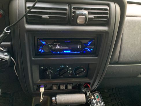 Used 2001 Jeep Cherokee Sport image 13