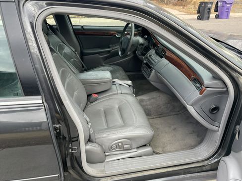 Used 2001 Cadillac De Ville Sedan w/ Comfort/Convenience Pkg image 12