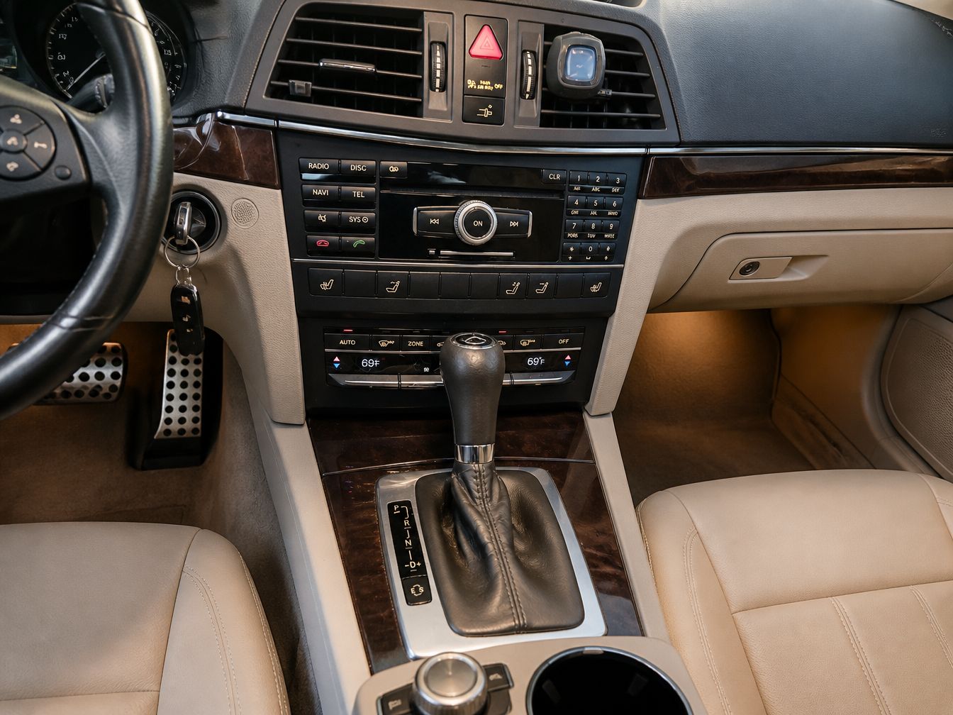 Used 2011 Mercedes-Benz E 350 Cabriolet image 11