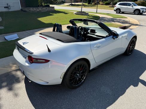 Used 2016 MAZDA MX-5 Miata Club w/ Brembo/BBS Package RWD image 6