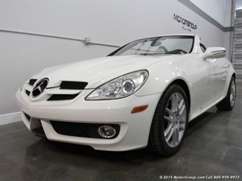 Used 2009 Mercedes-Benz SLK 300 image 5