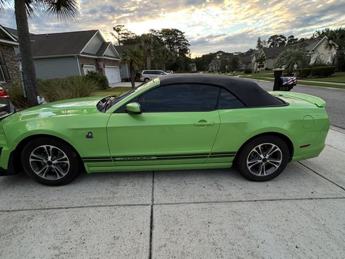Used 2013 Ford Mustang Premium w/ Security Pkg image 15