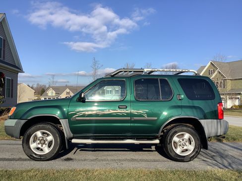 Used 2001 Nissan Xterra SE image 1