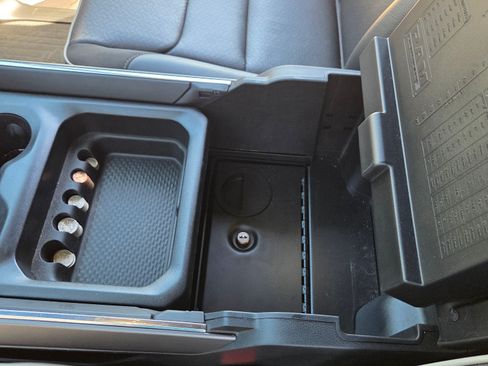 Used 2024 RAM 1500 Laramie image 6