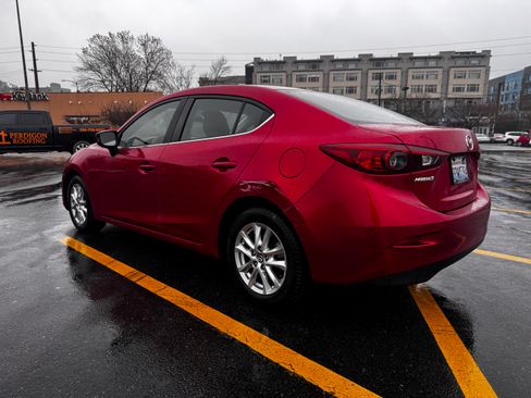 Used 2016 MAZDA MAZDA3 i Sport w/ Preferred Equipment Package image 5
