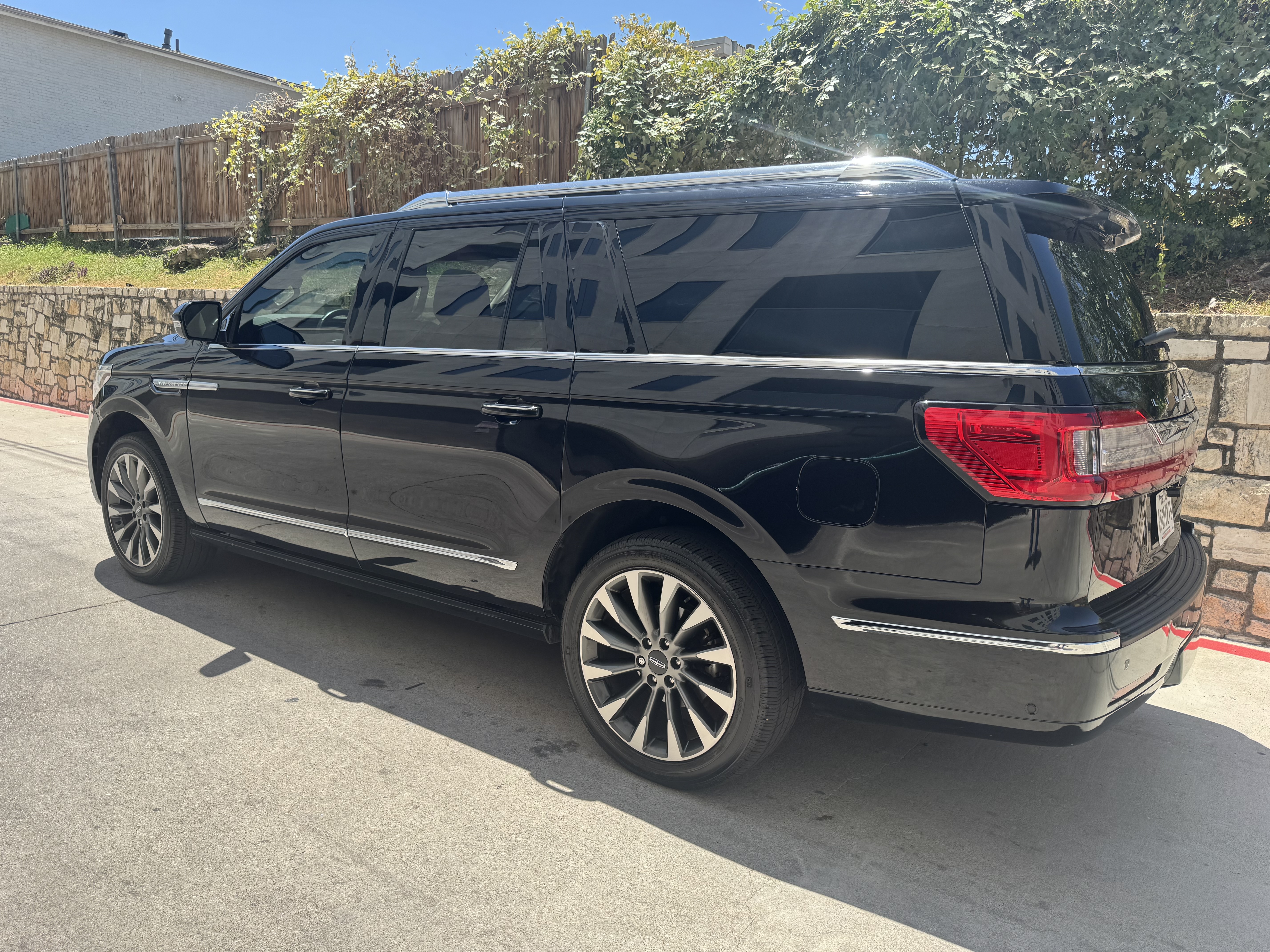 Used 2021 Lincoln Navigator L Reserve RWD image 5