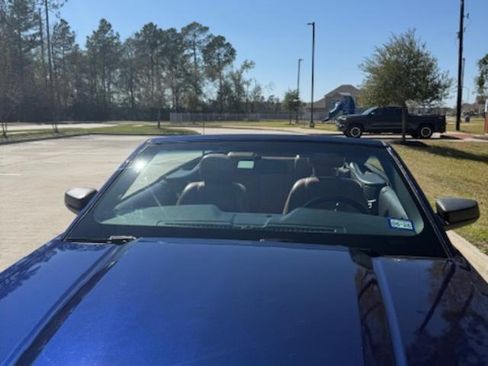 Used 2010 Ford Mustang Premium image 6