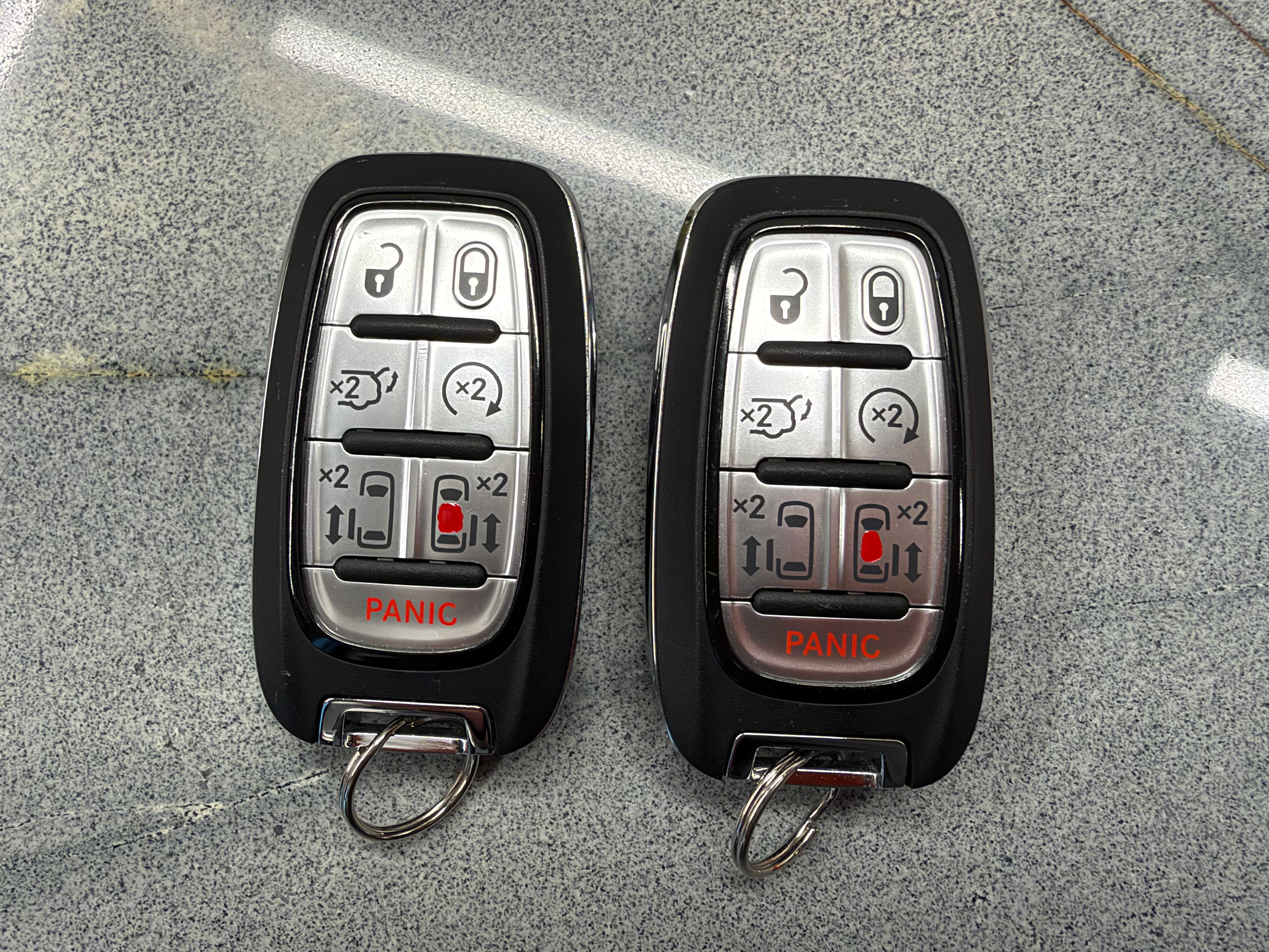 Used 2025 Chrysler Pacifica Select FWD image 28
