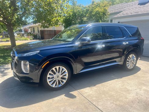 Used 2020 Hyundai Palisade Limited FWD image 2