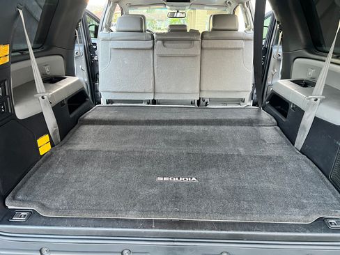 Used 2014 Toyota Sequoia Limited image 25