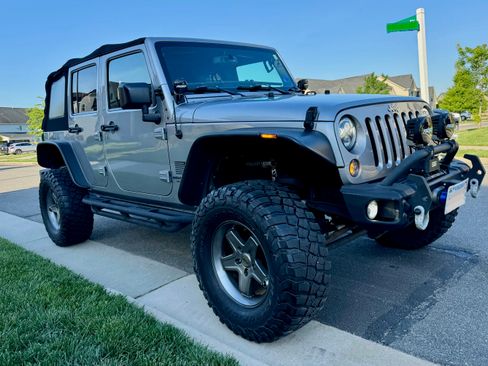 Used 2016 Jeep Wrangler Unlimited Sport w/ Quick Order Package 24S AWD/4WD image 5