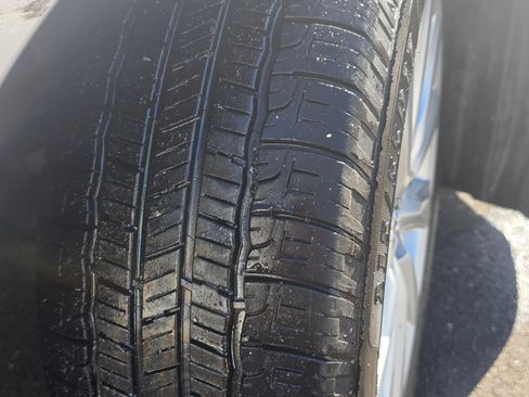 Used 2019 Toyota Camry LE image 12