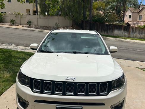 Used 2017 Jeep Compass Latitude w/ Popular Equipment Group AWD/4WD image 4
