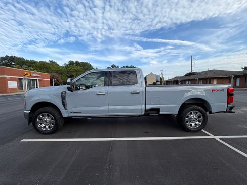 Used 2025 Ford F350 Lariat w/ Lariat Ultimate Package AWD/4WD image 1