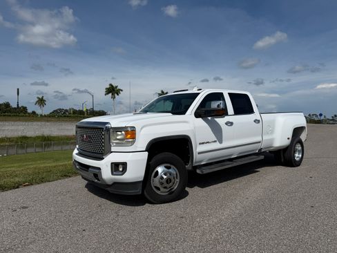 Used 2016 GMC Sierra 3500 Denali w/ Duramax Plus Package AWD/4WD image 2