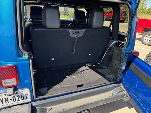 Used 2016 Jeep Wrangler Sahara image 14