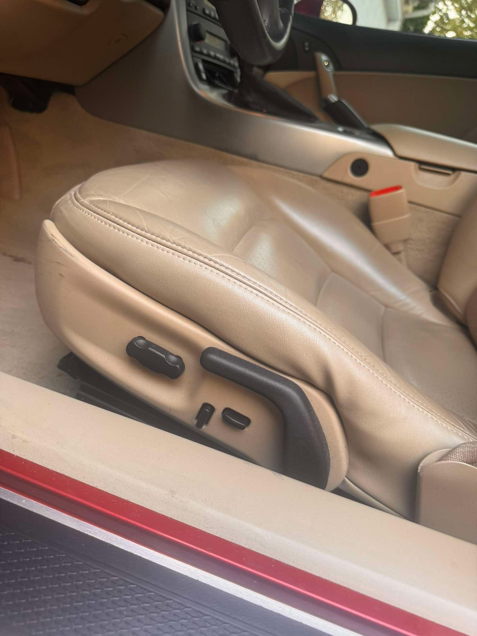 Used 2005 Chevrolet Corvette Coupe w/ Preferred Equipment Group RWD image 8