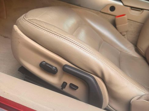 Used 2005 Chevrolet Corvette Coupe w/ Preferred Equipment Group RWD image 8