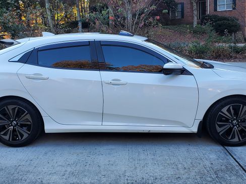Used 2017 Honda Civic EX image 4