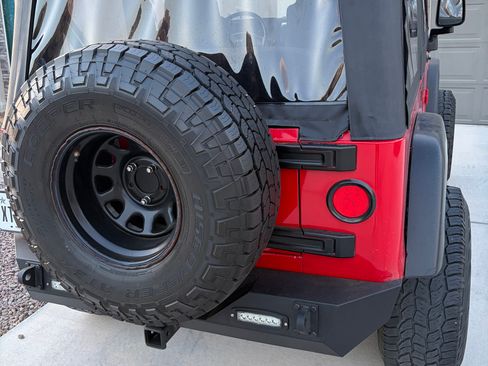 Used 2005 Jeep Wrangler Rubicon AWD/4WD image 6