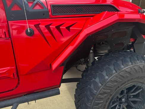 Used 2021 Jeep Gladiator Sport image 11