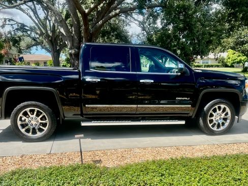 Used 2014 GMC Sierra 1500 Denali w/ Driver Alert Package image 4