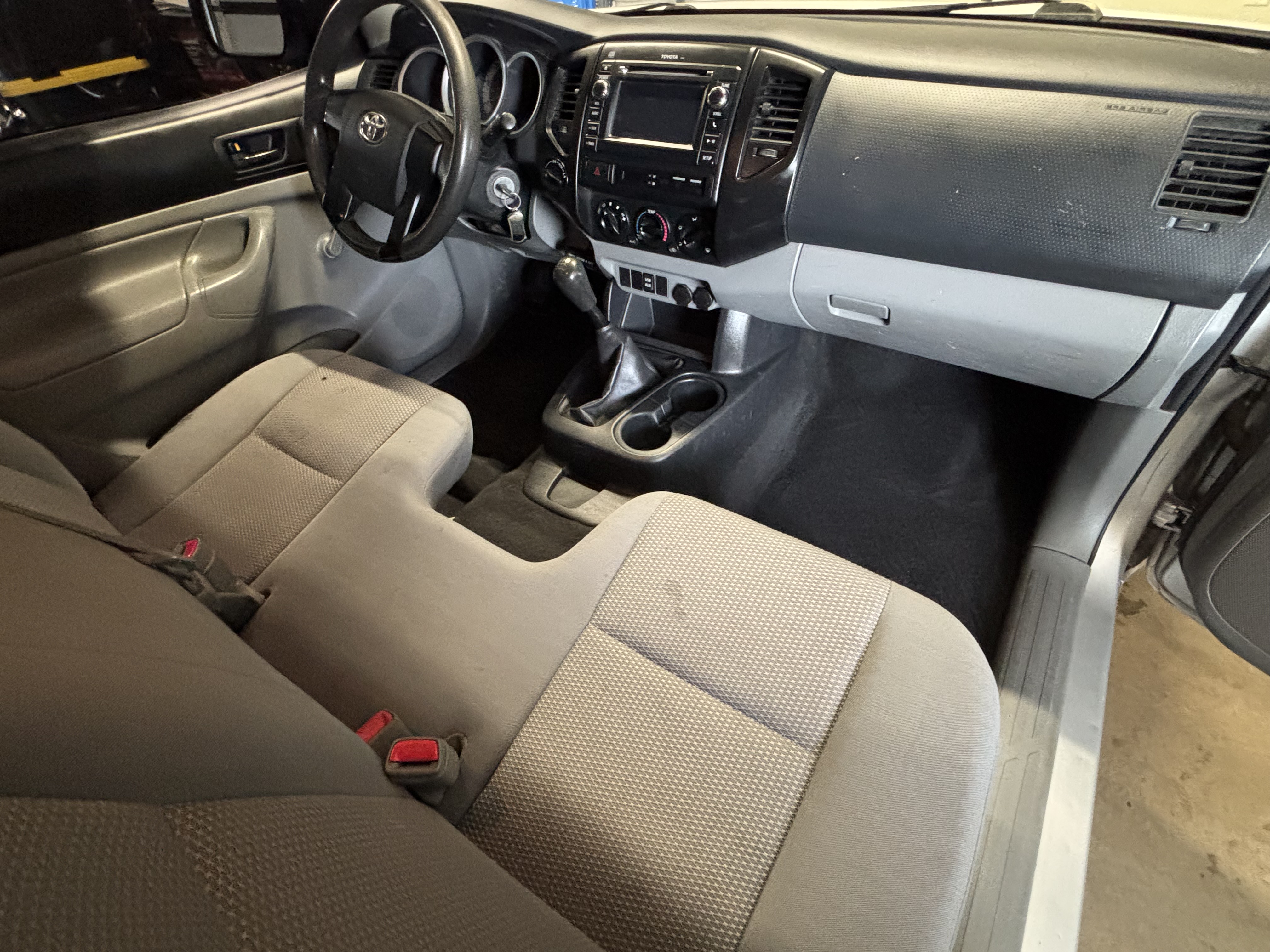 Used 2013 Toyota Tacoma 4x4 Regular Cab image 12