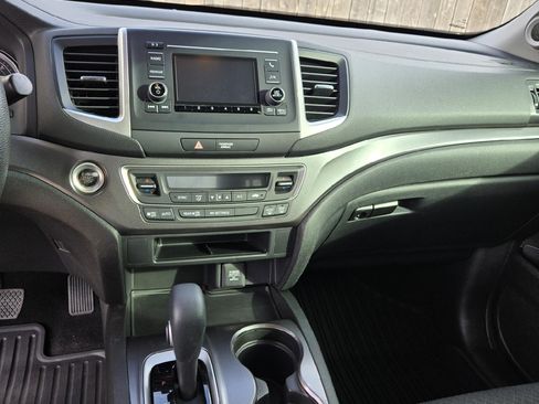 Used 2018 Honda Ridgeline Sport image 9