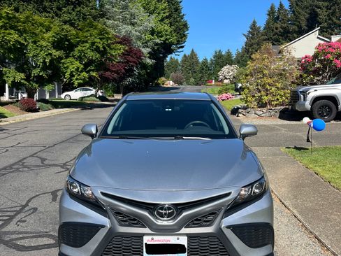 Used 2022 Toyota Camry SE FWD image 6