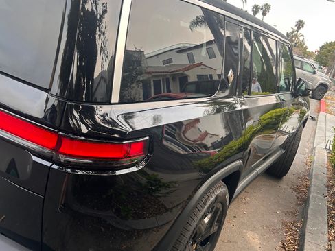 Used 2025 Rivian R1S Adventure image 2