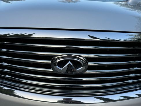 Used 2011 INFINITI QX56 2WD w/ Deluxe Touring Pkg image 28