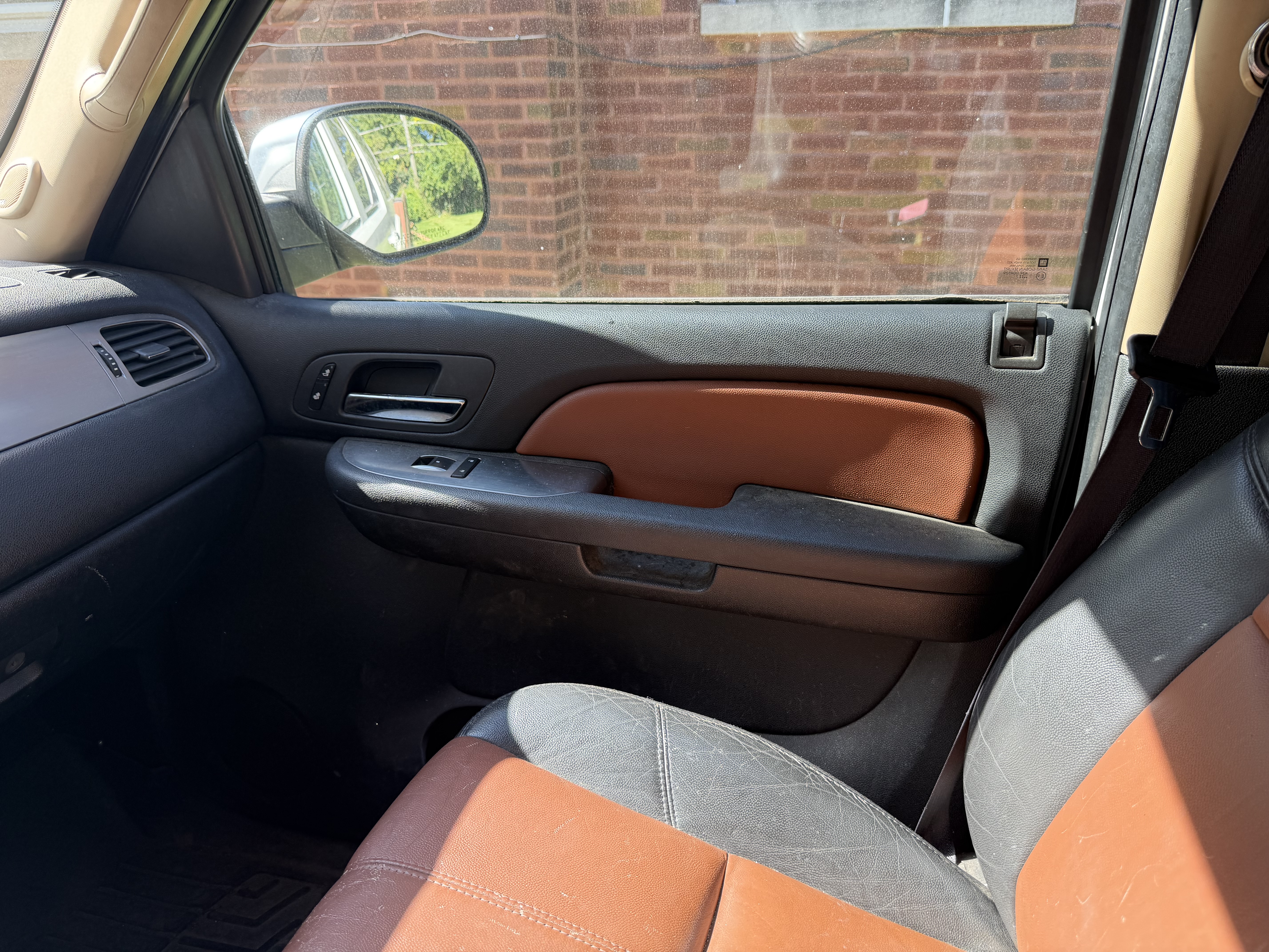 Used 2007 Chevrolet Suburban LT w/ LT Preferred Equipment Group AWD/4WD image 10