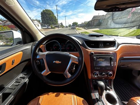 Used 2014 Chevrolet Traverse LT image 10