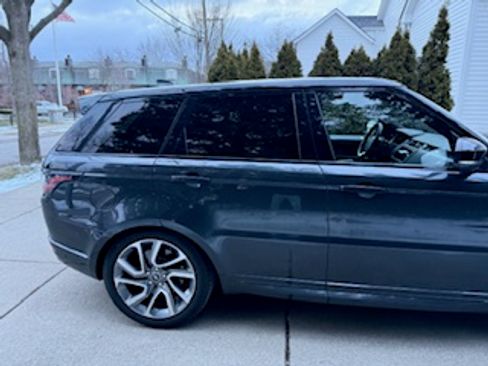 Used 2018 Land Rover Range Rover Sport HSE Dynamic image 10