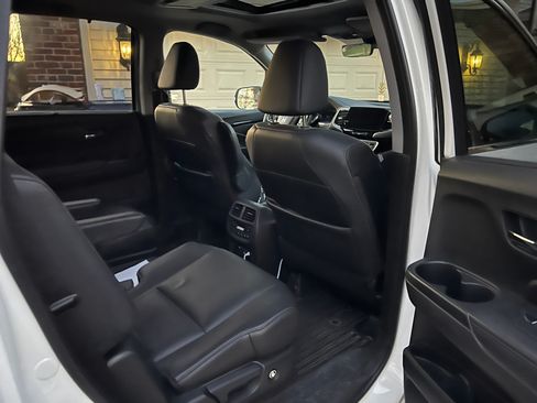Used 2019 Honda Pilot Touring image 30