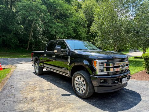 Used 2019 Ford F250 Limited AWD/4WD image 1