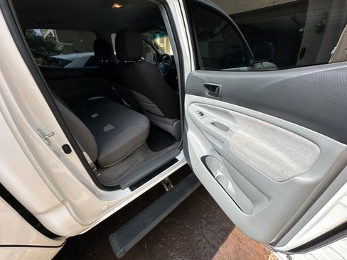 Used 2005 Toyota Tacoma PreRunner RWD image 14
