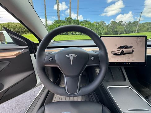Used 2023 Tesla Model 3 Standard Range image 8