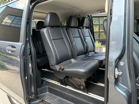 Used 2016 Mercedes-Benz Metris Passenger image 4